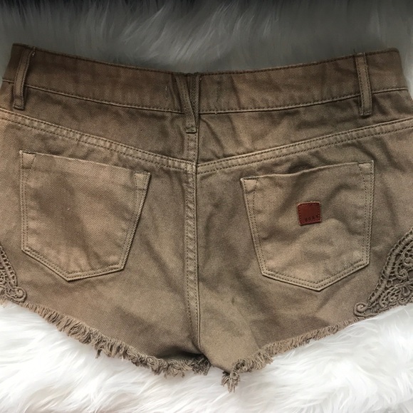 Roxy shorts - Picture 2 of 3